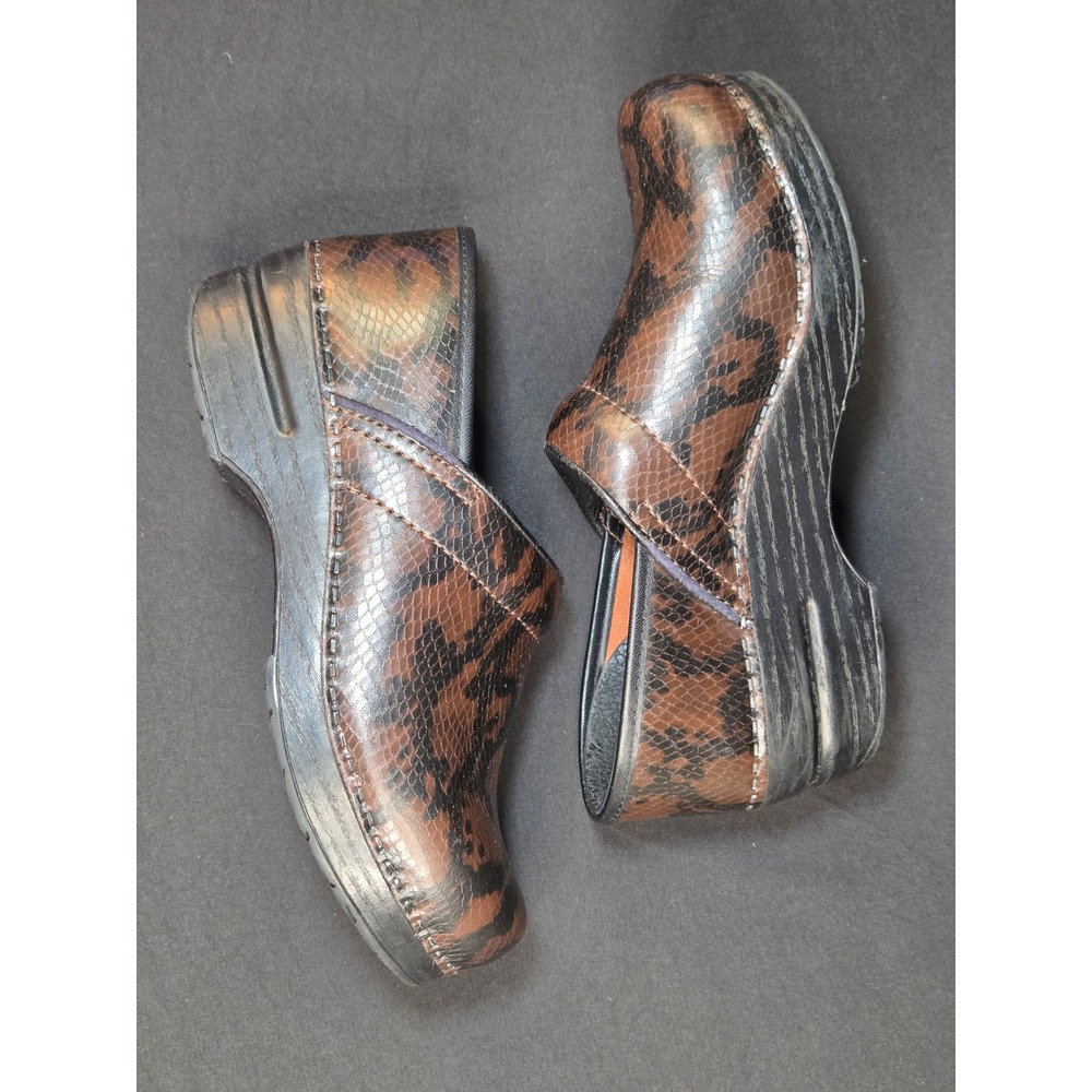 Dansko Professional Clogs Brown Black Snakeskin Embossed Leather Womens 38